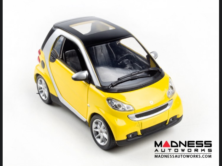 smart fortwo Model Car 451 model 124 scale Die Cast Yellow